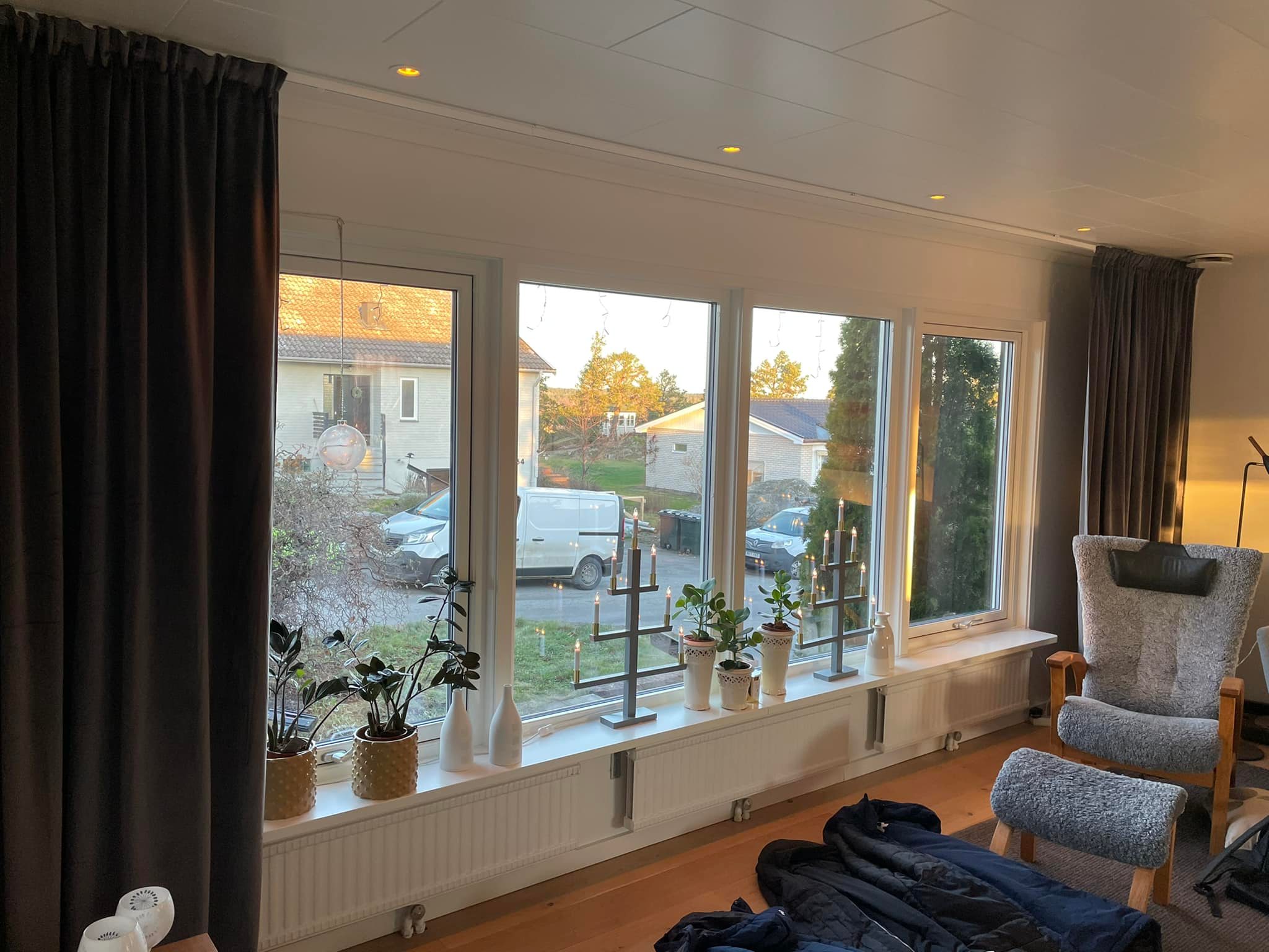 Fönsterparti med integrerad fönsterbänk